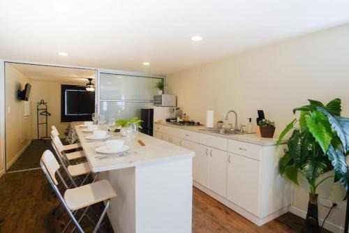 Ulbrich Apartamento | Casa San Miguel with Gated Parking at Casas Sanblu
