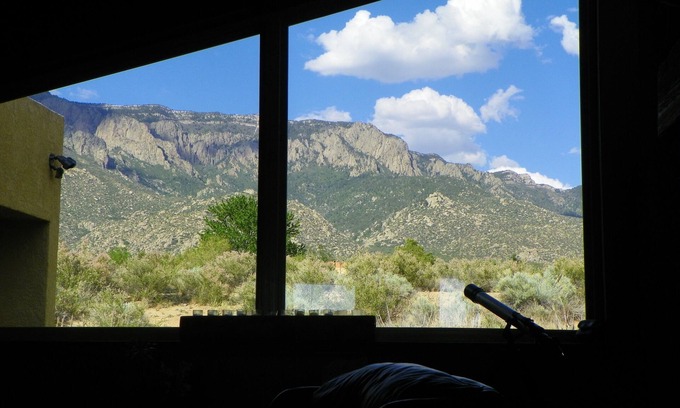 Tramway Terrace Cabina | CASA SANDIA PICO. Vista despejada a la montaña / tranvía. Serenity-Wildlife-Pets OK.
