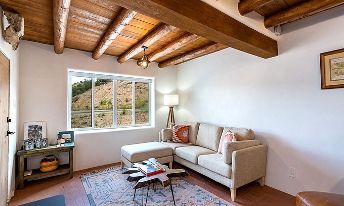 Chupadero Casa | Casa Sarita | Pets Allowed + Near Trails & Galleries!