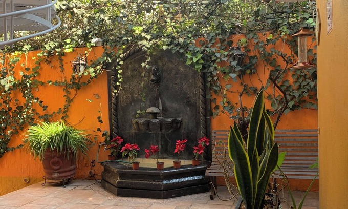 Guadalupe Inn Hotel | Casa Satya