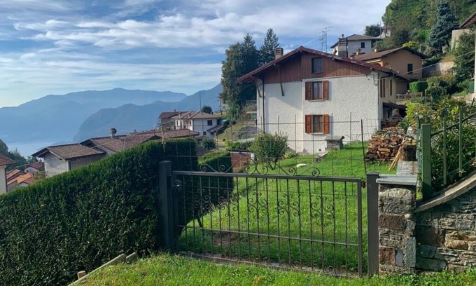 Plesio Apartamento | Casa Savina, Stunning Lake and Mountain Views, Private Garden With Parking Space