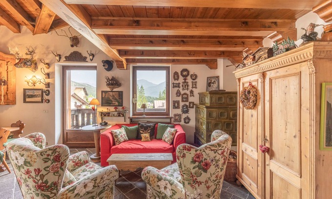 San Vito di Cadore Apartamento | Casa Scoiattolo, with panoramic balcony