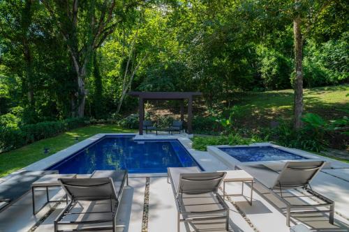 Jacó Villa | Casa Selva Tica 6 bdr pool golf view in Los Suenos