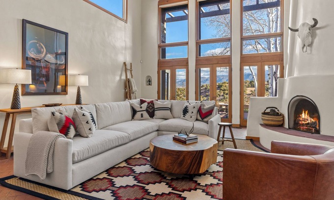 Casas de San Juan Casa | Casa Serenata: Refined Santa Fe Luxury with Curated Southwest Design