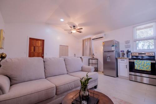Cayo Corker Casa | Casa Sirena Belize! Sirena House