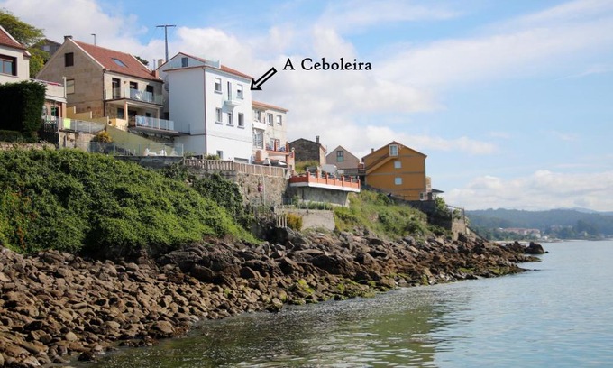 Raxo Apartamento | Casa sobre o mar A Ceboleira