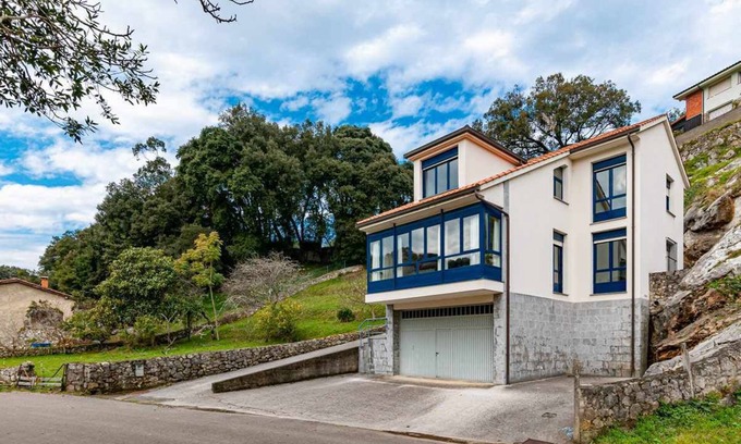 La Portilla Casa | Casa Sumidoriu- En el precioso pueblo costero de Barro