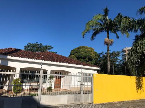 Centro Casa | Casa Térrea Espaçosa Centro , Bertioga-Pertinho da Praia