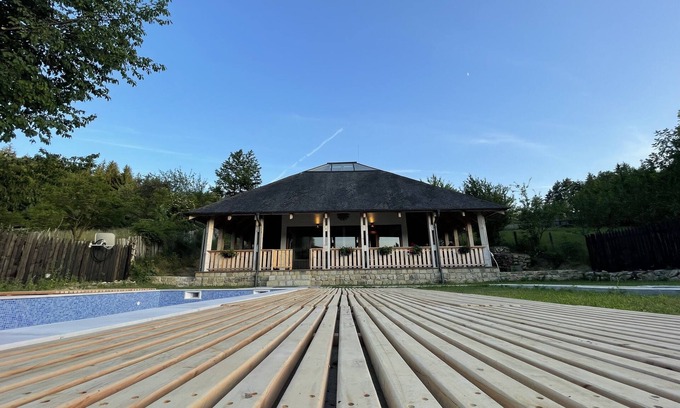 Soveja Villa | Casa Thymus - a place for travellers not tourists