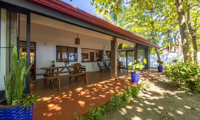 Esterillos Oeste Casa | Casa Tortuga - Beachfront House