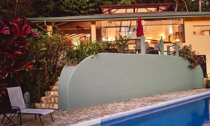 Ballena Casa | Casa Tucán, entorno aislado de la selva con vista al mar y piscina de 40 pies