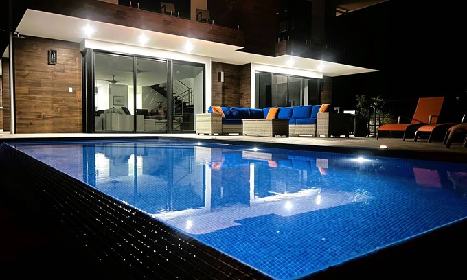 Tres Ríos Casa | Casa Tranquilo - Paradise in Paradise 4 Bedrooms, 4 Bathrooms - Sleeps 4 to 10