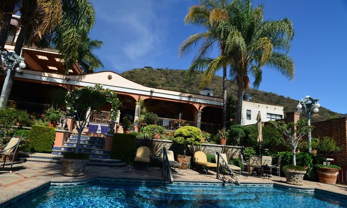Ajijic Hotel | Casa Tres Leones