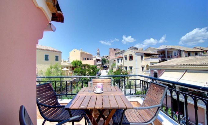 Potamos Apartamento | Casa Tzos - a restored countryside house with private garage and a garden