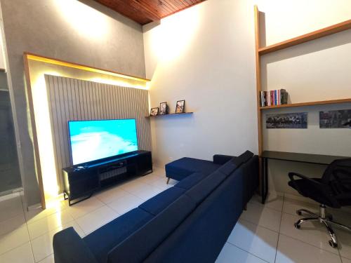 Maranduba Casa | Casa Ubatubana II, em Praia do Sapê - Ar condicionado, cozinha completa e Wi-Fi
