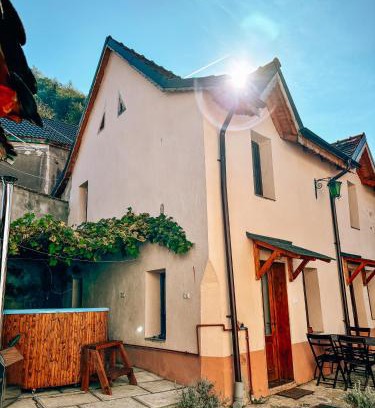 Sadu Casa | Casa Ursului - Rustic house in traditional village