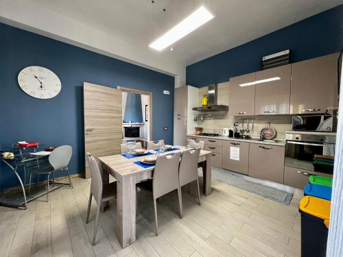 Gravina Casa | Casa Vacanze Marina di Ragusa Apt Il Gufo