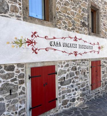 Sutrio Apartamento | Casa Vacanze Ranuncolo 1