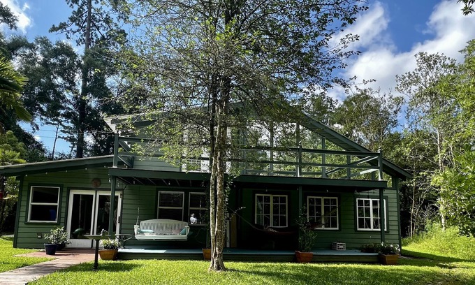 Covington Casa | Casa Verde ~ Peaceful Country Setting, 1 mile from downtown Covington