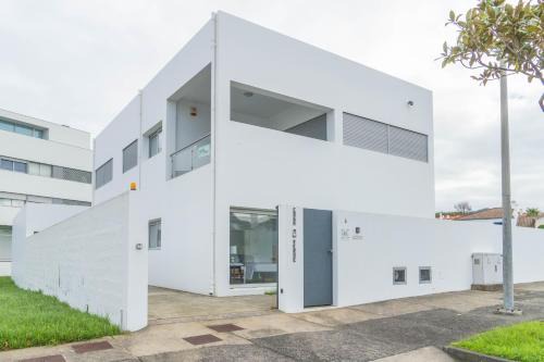 Ribeira Grande Villa | Casa verde