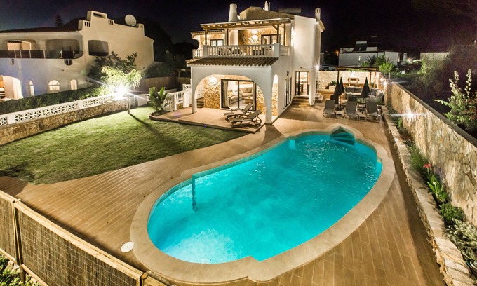 Vilamoura Villa | Casa Verde, Sleeps 12 heated pool Hot tub Pool table. Gardens Child friendly