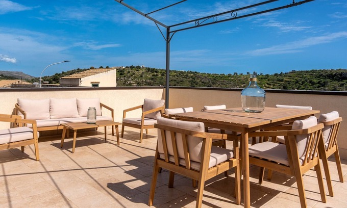 Noto Chalet De Esquí | Casa Verga con Terrazza by Wonderful Italy