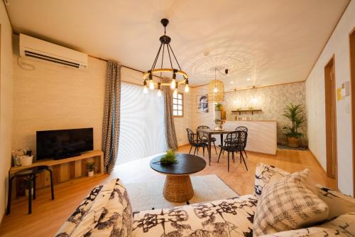 Kadena-cho Casa | Casa Viaggio