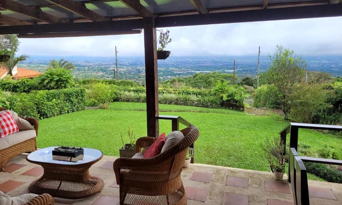 Birri Casa | Casa Vista del Valle