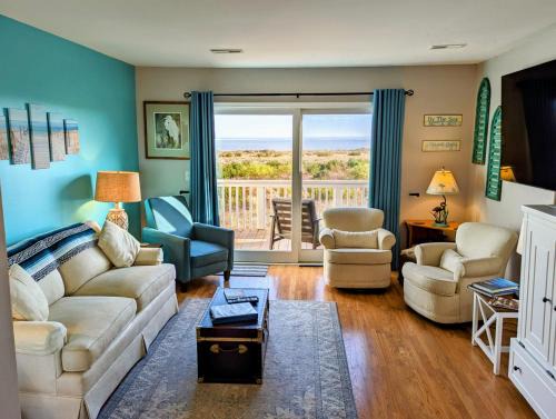 Oceanmarsh Subdivision Casa | Casa Wanderlust at Harbor Island K204