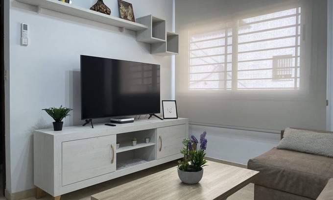 Écija Apartamento | Casa Yaye Écija: Apartamento con 2 dormitorios y piscina comunitaria