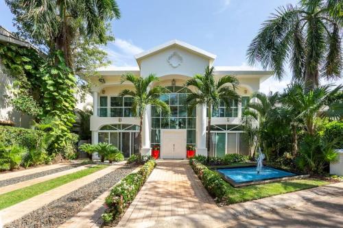 Playacar Casa | CASA YOLO - Luxury House in Playacar with Private Pool and Jacuzzi