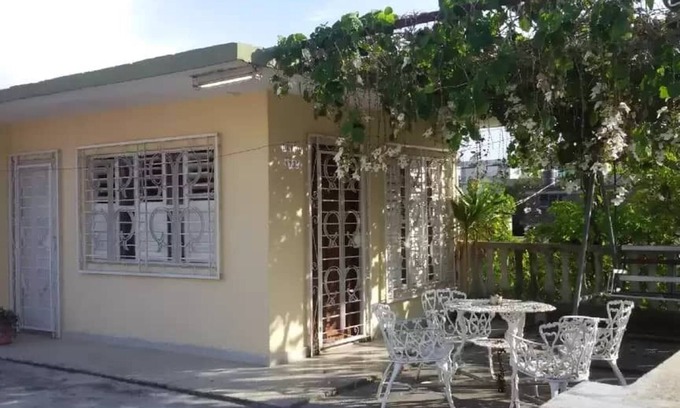 Holguin Casa | Casa Yunia - Aricochea