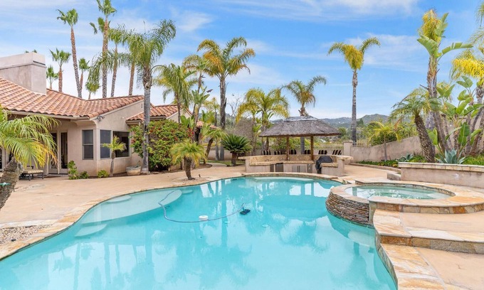 Poway Casa | CasaAzul Private San Diego Villa/Pool/Spa/LuxCabana!