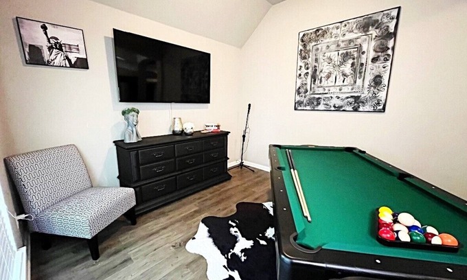 College Station Casa | Casablanca your modern home away from home.