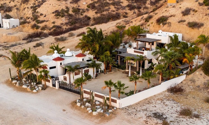 El Sargento Villa | Casa frente al mar con casa de huéspedes-cerrada 5BD / 5BA-Impresionante playa de arena-Desde $ 125 /