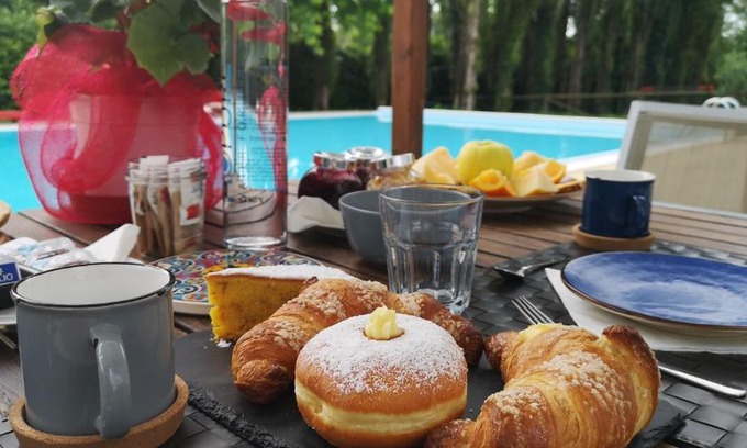 Monzambano Cama Y Desayuno | Casale del Sole Garda