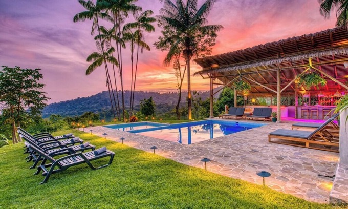 Lagunas Casa | CasaLong Luxury Villa with Pool and Jacuzzi