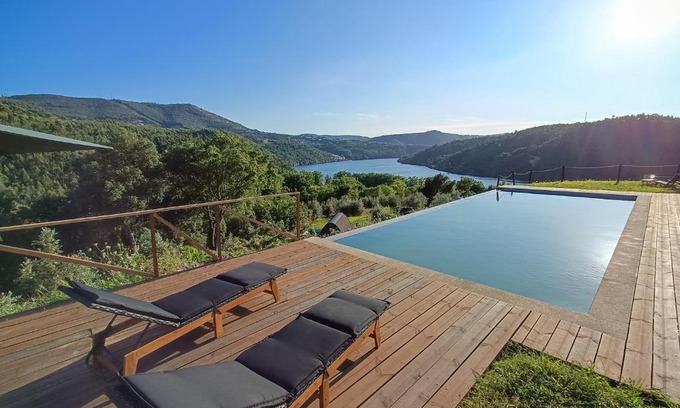 Castelo de Paiva Casa | Casas de Gondarem by the Douro Valley