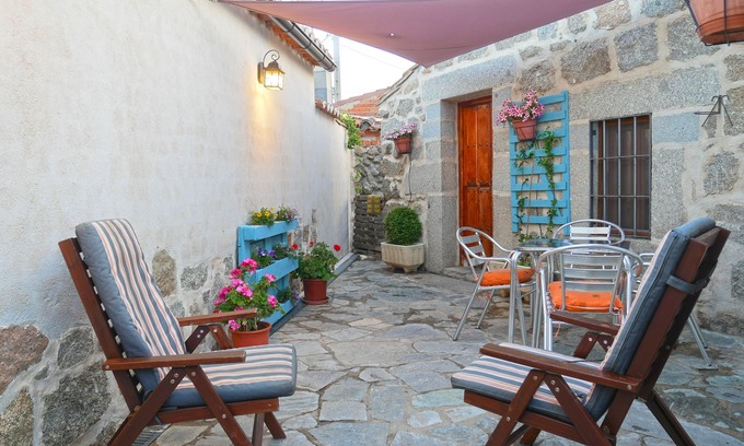 Solosancho Cabaña | EL BERRUECO - Casa Rural con Jacuzzi para parejas