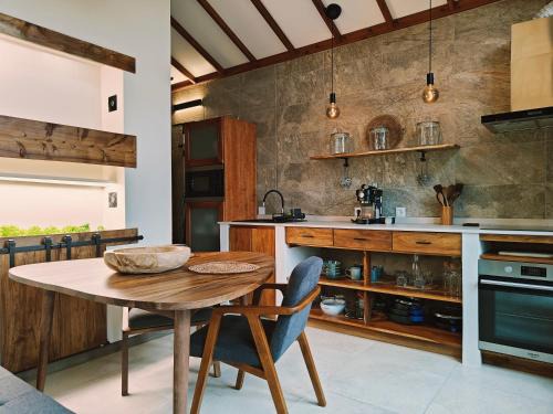 Angra do Heroismo Casa | Casca de Noz - Modern Rustic Beach Getaway