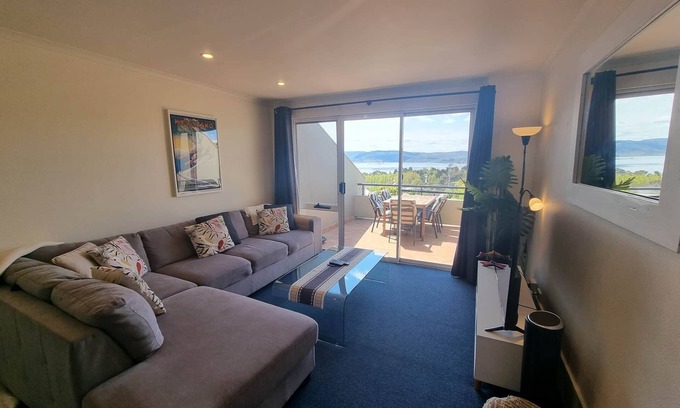 Jindabyne Apartamento | *Cascades 15 - Amazing Lake Views w Balcony's | Spa Bath | Split-Level | WiFi*