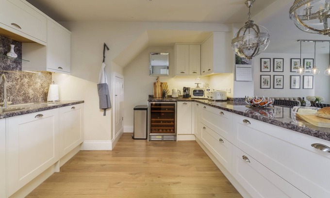 Ramsey Cabaña | Cascadia House - a holiday cottage that sleeps 4 guests in 2 bedrooms