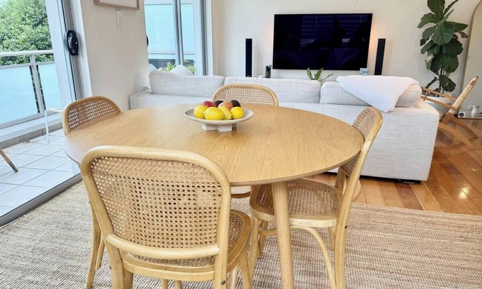 Petersham North Apartamento | Cascata - Modern 2 BR 2 Bath Apartment + parking