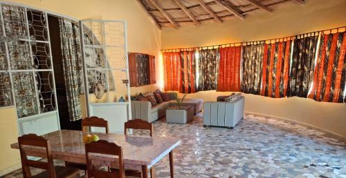 Kafountine Casa | Case sauvage