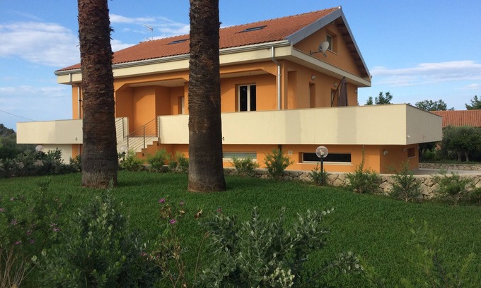 Melilli Villa | Caso Vesta, villa en el campo.