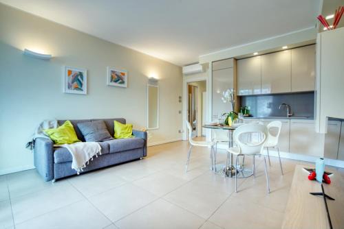 Cernusco sul Naviglio Apartamento | CaseOspitali - Linda, luminoso bilocale fashion con balcone per 4