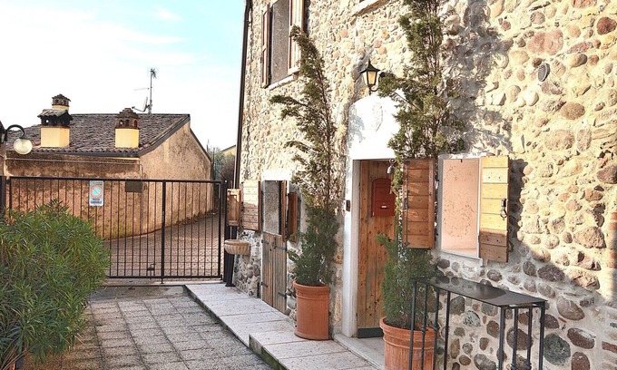 Calmasino Apartamento | Casetta Renzi with Terrace