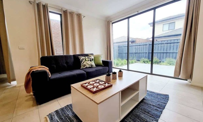 Melbourne Casa | Casey Green Estate 3 bedrooms Narre Warren home