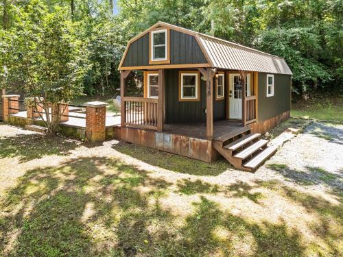 Cullowhee Casa | Casey Paradise Tiny Home Mountain Retreat
