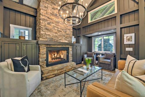 Cashiers Casa | Cashiers Getaway with Decks and Golf Course Views